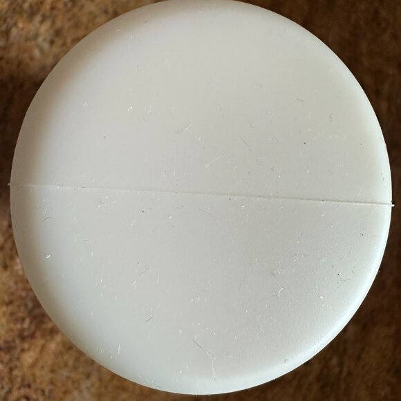 Milk Reclamation Barn Soy Wax Mulled Berry Wine Scented Candle 13 oz - Picture 4 of 6